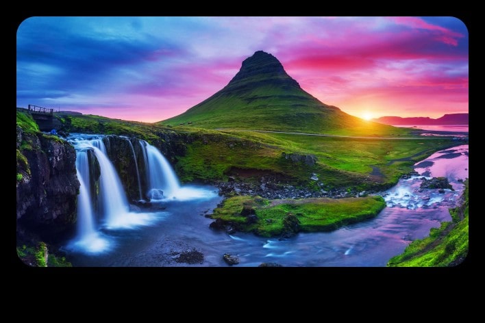 é mostrada uma galeria com 6 imagens de bal?es de ar quente no céu. S?o selecionadas duas imagens. Em seguida, aparece uma galeria com 6 imagens de pessoas a soprar bolhas. Mais 2 s?o selecionadas. Aparece um ecr? preto com um ícone de carregamento cor-de-rosa e roxo. Aparece uma paisagem mística e surgem gradualmente refinamentos da esquerda para a direita.
