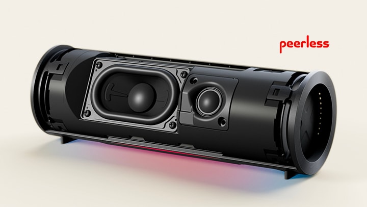 As unidades internas, o woofer e o tweeter do xboom Bounce s?o mostrados com o seu tweeter a avan?ar e a vibrar ritmicamente.