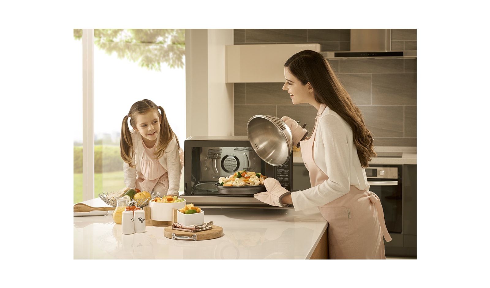 LG Micro-ondas de convec??o LG NeoChef? MJ3965ACS, 39 litros, 1100 W, Smart Inverter, EasyClean?, inox, MJ3965ACS