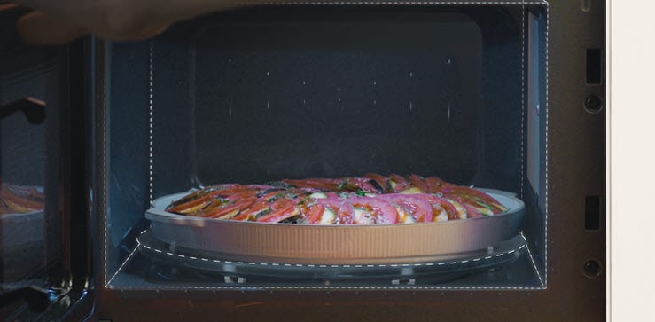 It shows a big dish put in the LG Neochef?.