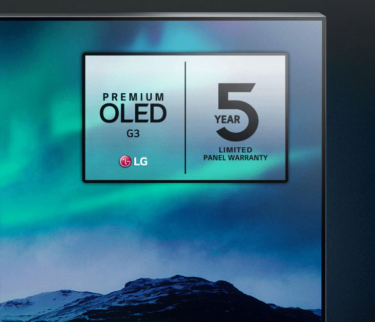 En bild av polarsken visas p? en LG OLED-TV. TV:ns ?vre h?rn visas mot en svart bakgrund, d?r en himmelsliknande gradering forts?tter. Logotypen f?r 5-?rs panelgaranti visas ocks? p? TV-sk?rmen.