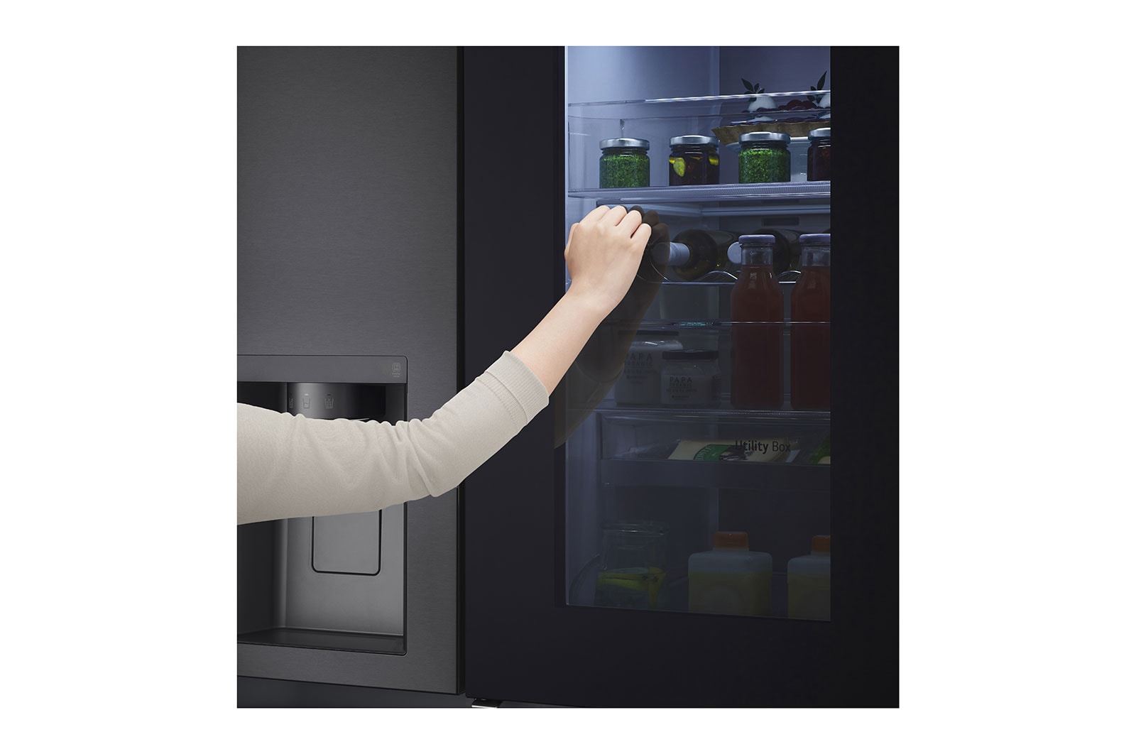 LG  617L Side by Side Fridge with InstaView? Door-in-Door? in Matt Black, GS-X6172MC
