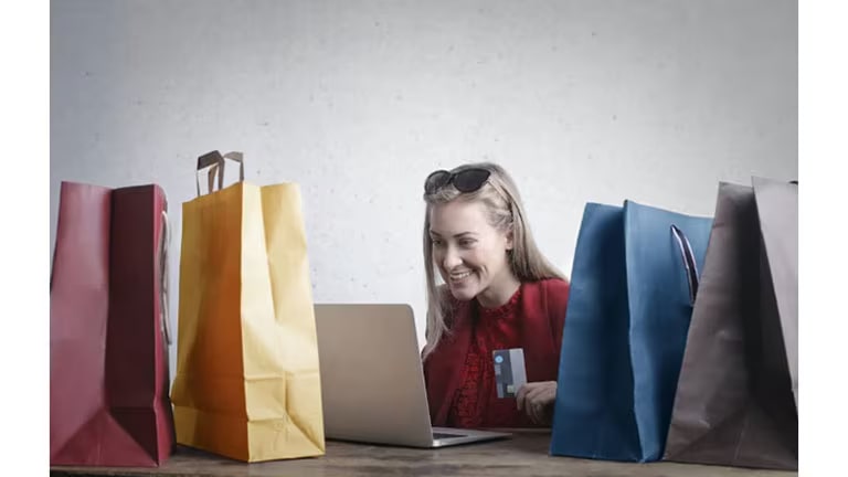 /th/images/blog-list/what-is-11-11-promotion/shopping-online-T.jpg