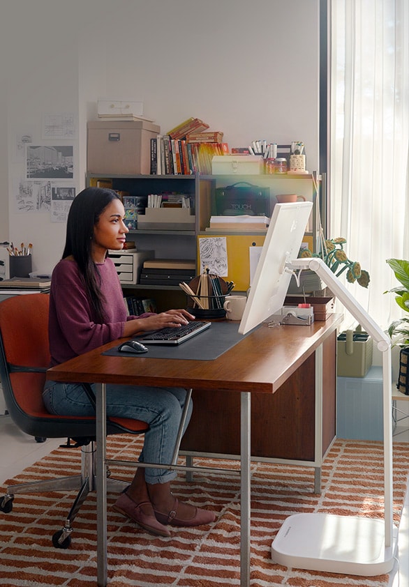 ???????? ?????????????????????????????? LG Smart Monitor Swing 