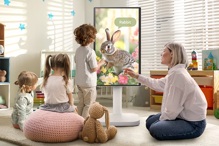 ????????????????????????????????????????????? LG Smart Monitor Swing