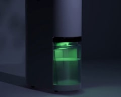 使用 LG ThinQ? 應用程式，您可以根據自己的喜好調整水箱燈光顏色，並將其用作氛圍燈光。