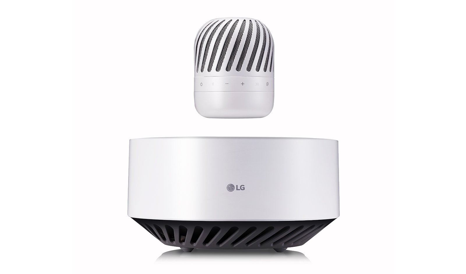 Front view of LG XBOOM Go PJ9 PJ9