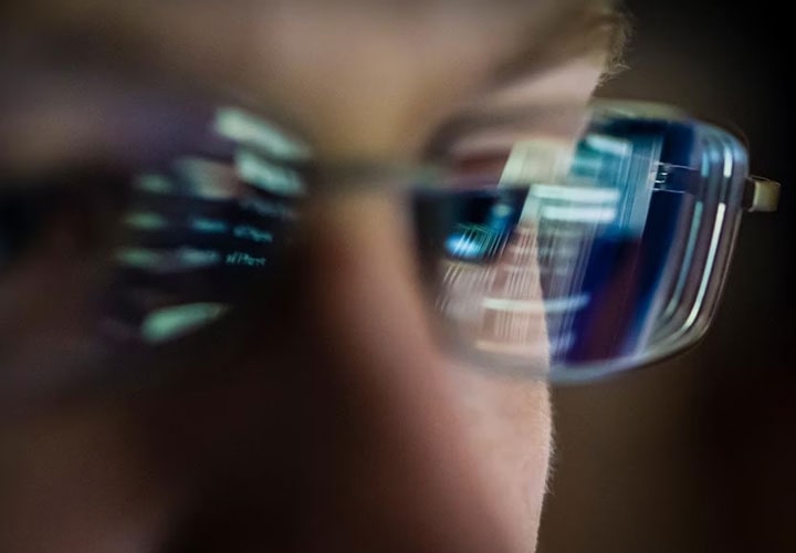 Blue-light glasses help prevent eye strain