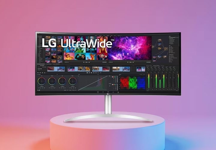 Get the right viewing angle with a 39.7” Curved UltraWide? 5K2K Nano IPS Display