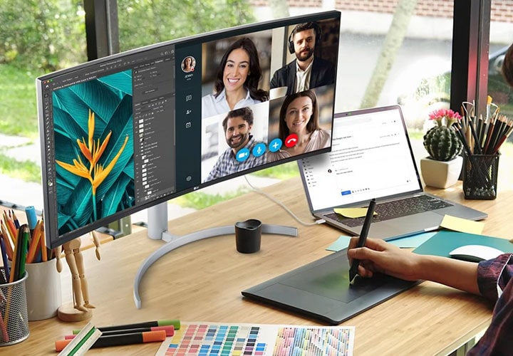 Arbeiten von zu Hause aus mit einem gebogenen Ultrawide-Monitor