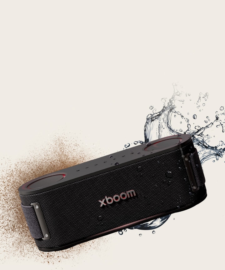 xboom Bounce ???c ??t theo hình l?c giác, phía sau là ??ng ??t bên trái và v?t n??c v?ng ra bên ph?i.
