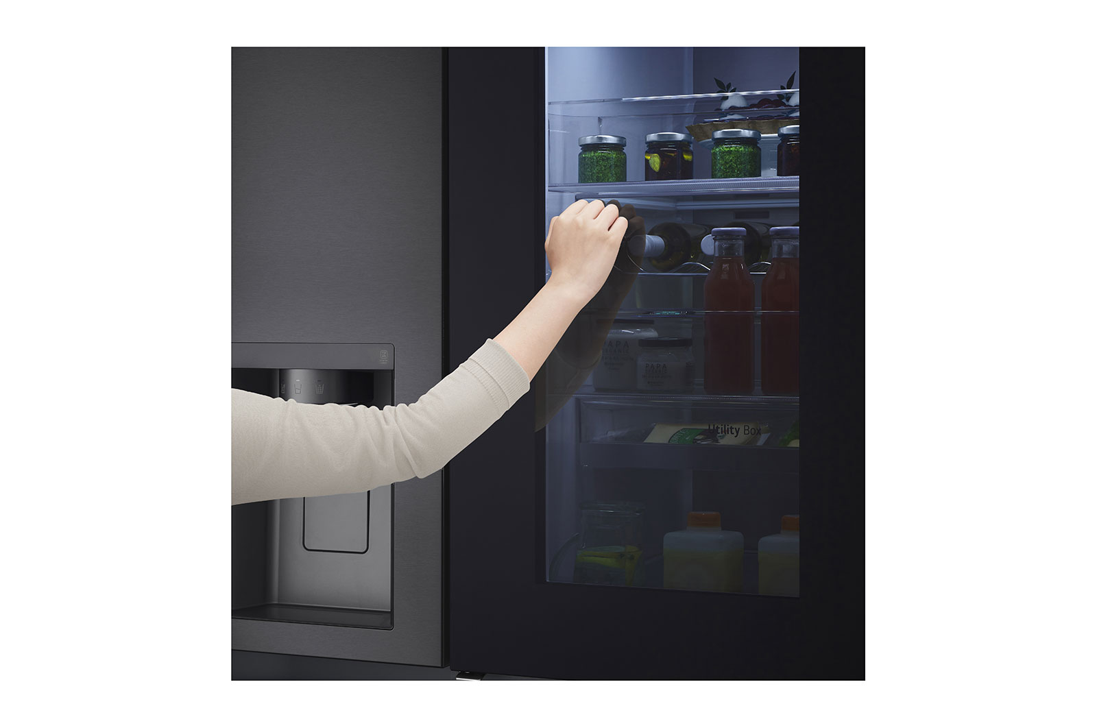 LG 611L InstaView? Door-in-Door Side by Side Fridge with Uvnano? Ice & Water Dispenser in Black Finish, GC-X257CQFS