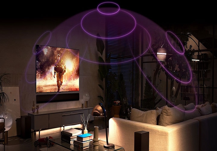 Sala moderna com TV LG exibindo um filme de a??o, acompanhada de uma soundbar e efeitos Dolby Vision e Dolby Atmos para som imersivo.