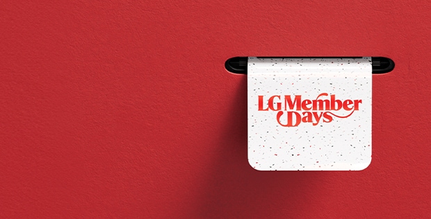 R?d bakgrund med en vit pappersrulle som h?nger fr?n en svart st?ng. P? rullen st?r texten "LG Member Days" i r?tt. LG:s logotyp och kampanjinformation visas l?ngst ner i bilden.