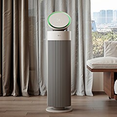 El LG PuriCare AeroBooster está instalado en una sala de estar luminosa.
