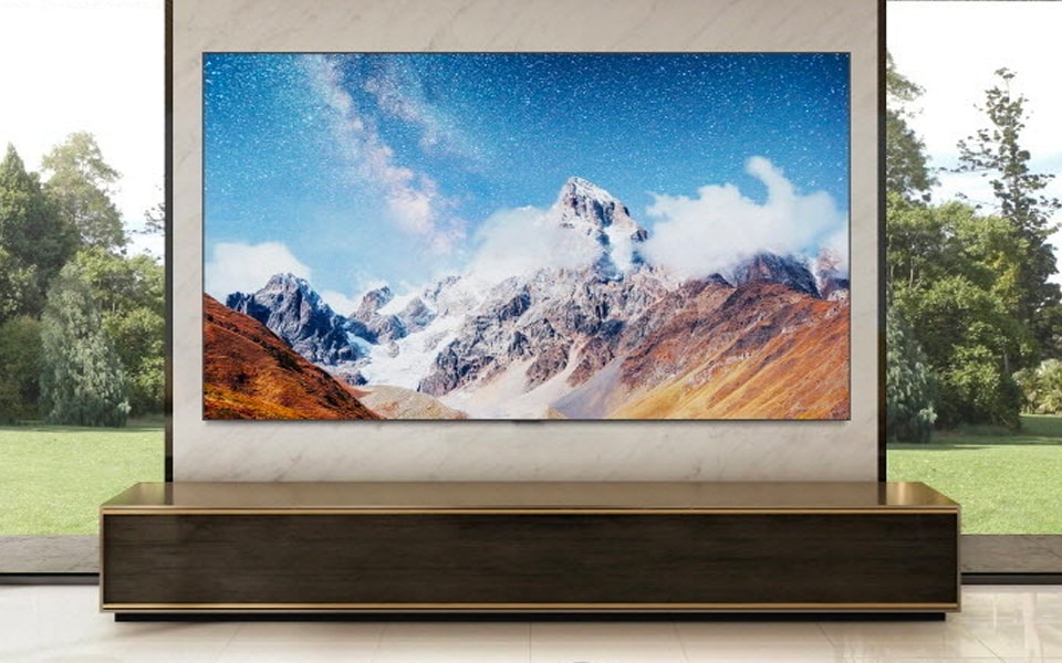 Nástěnný televizor LG evo Gallery Edition OLED z veletrhu CES 2022.