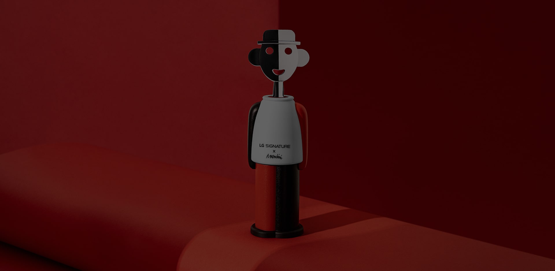 Der Korkenzieher von LG SIGNATURE mit dem Design von Alessandro Mendini aufgestellt auf einer roten Treppe