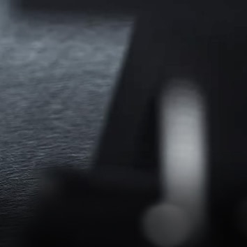Eine Nahaufnahme von Stahl mit dem Text ?Edelstahl 304“.