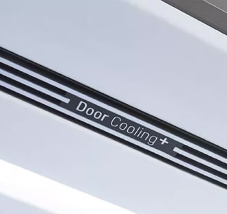 Primer plano de la función DoorCooling+?, que garantiza un enfriamiento uniforme y fresco en todo el interior del frigorífico multi-puerta LG.