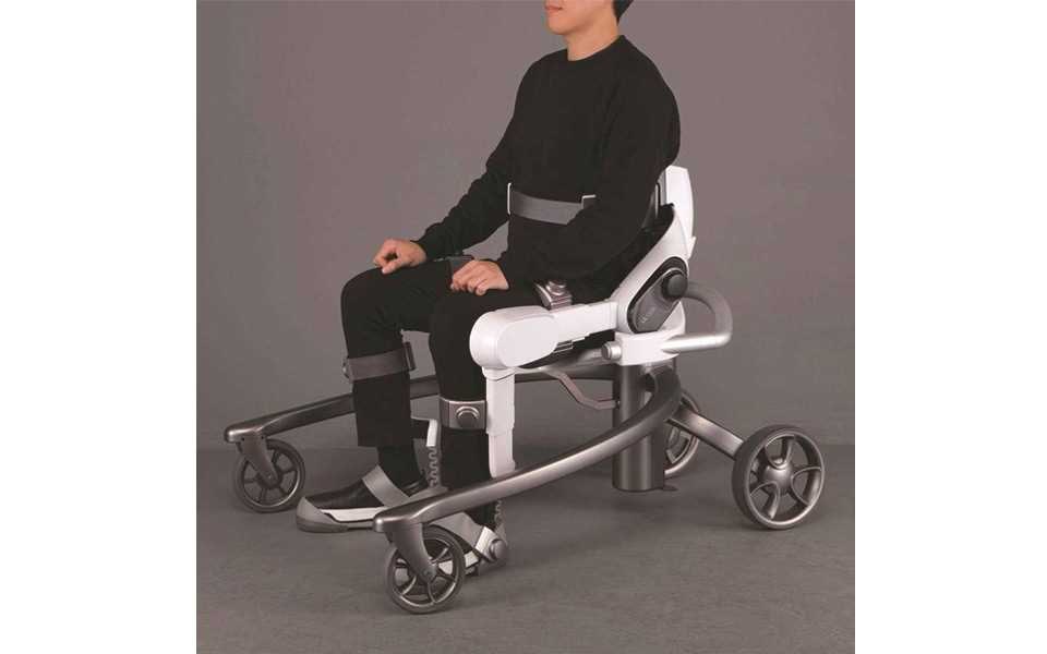 ar_ee-lg-cloi-robot-3.jpg