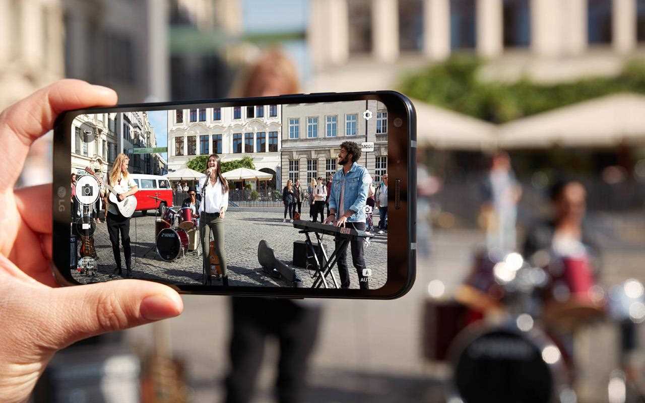 ar_ee-old-phone-1.jpg