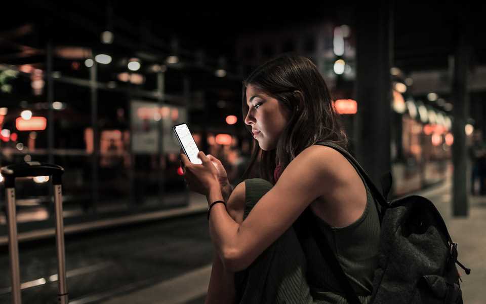 ar_ee-school-phones-1.jpg