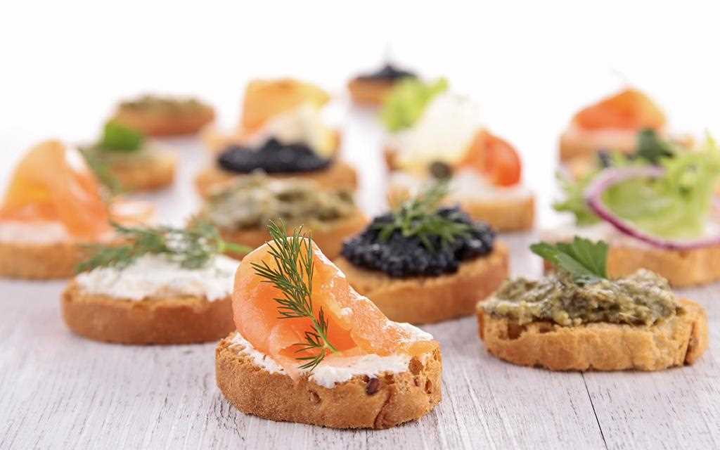 Bruschetta with toppings on the dish which can be stored freshly in LG InstaView Door-in-Door? refrigerator.