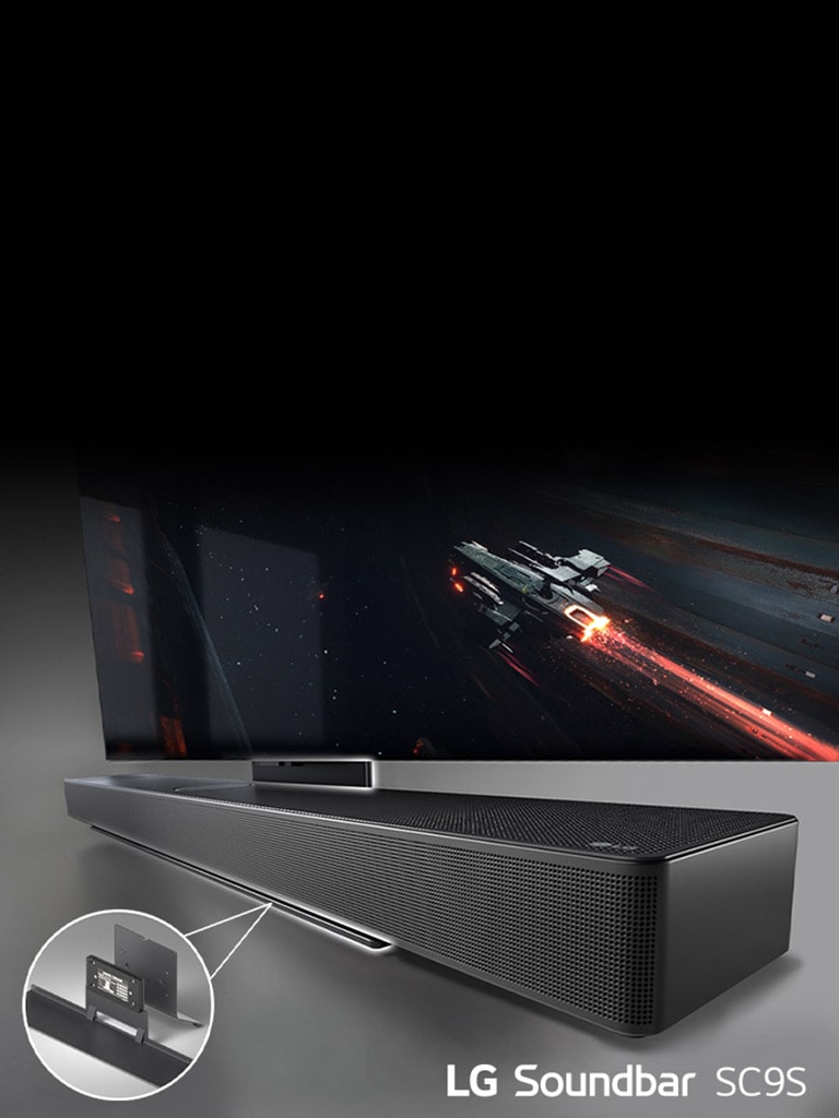 Viisto n?kym? LG OLED C -sarjan TV:st? ja SC9S Soundbar -??nipalkista. SC9S Soundbar -??nipalkin WOW-kiinnike on korostettu. Vasemmassa alakulmassa n?ytet??n suurennettuja kuvia WOW-telineest?.