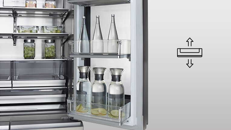 LG SIGNATURE -j??kaapin instaview-oven Door-in-Door-hyllyt on t?ytetty erikokoisilla pulloilla.