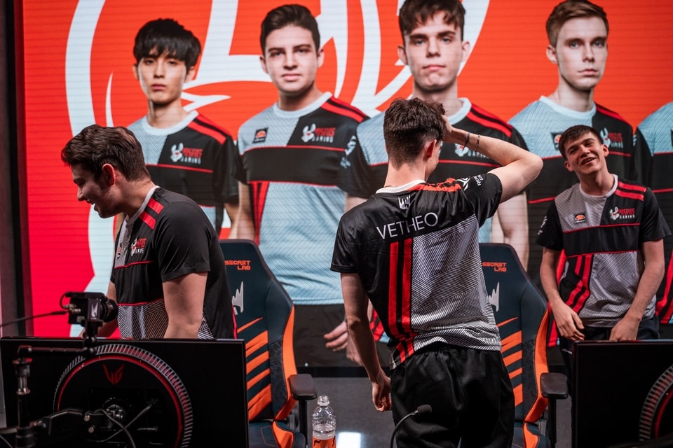 202205_LEC_team.jpg