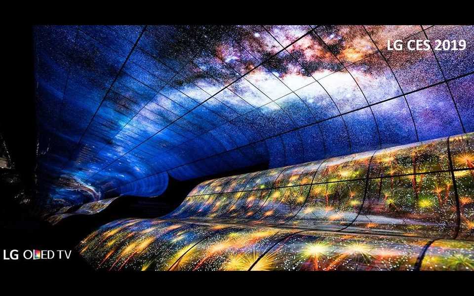 LG a dévoilé l'exposition de la cascade de téléviseurs OLED au CES 2019.