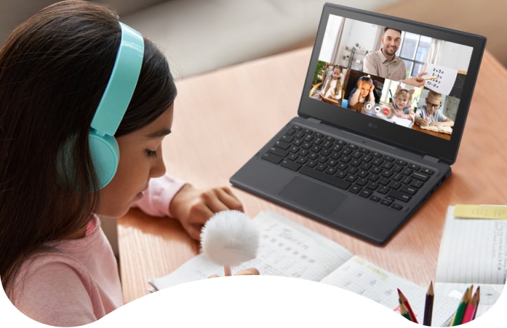 A student is taking her class using LG Chromebook. LG Chromebook aids the classroom by making it more engaging, thanks to its 360-degree reversible hinge and built-in webcam.