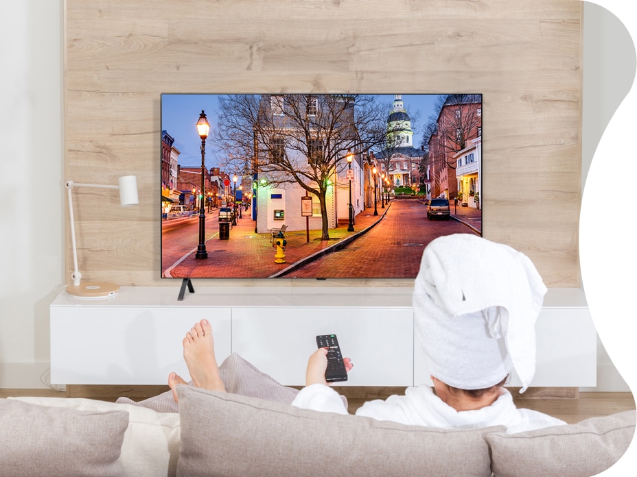 LG's AN960H series includes magnificient picture quality thanks to its 4K OLED panel. It is equipped with Pro:Centric solutions which aids better device/content management.