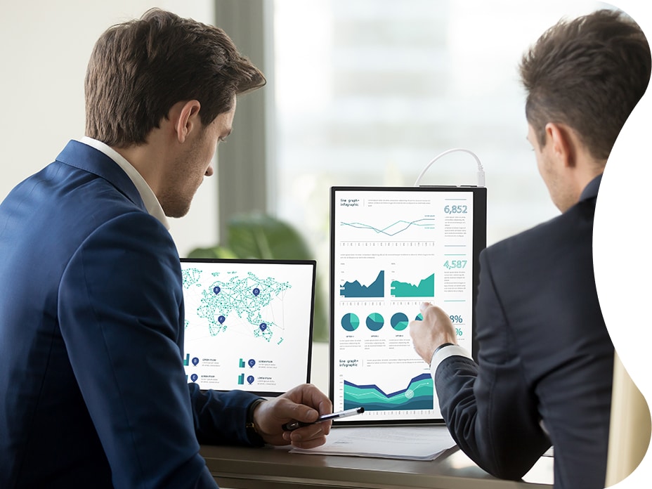 With the LG gram +view portable monitor, you add an extra screen and extra flex to help you get things done wherever you are.