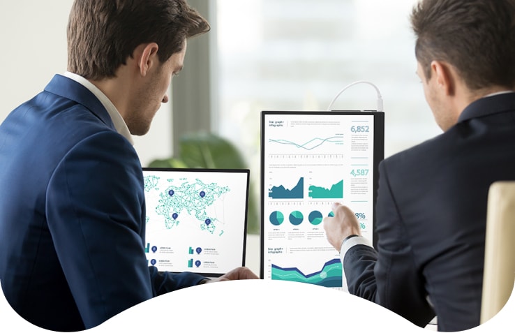 With the LG gram +view portable monitor, you add an extra screen and extra flex to help you get things done wherever you are.