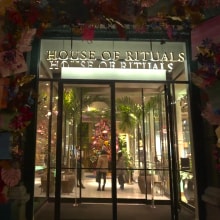 Explore how LG provides integrated retail solutions in the Rituals, Netherlands.