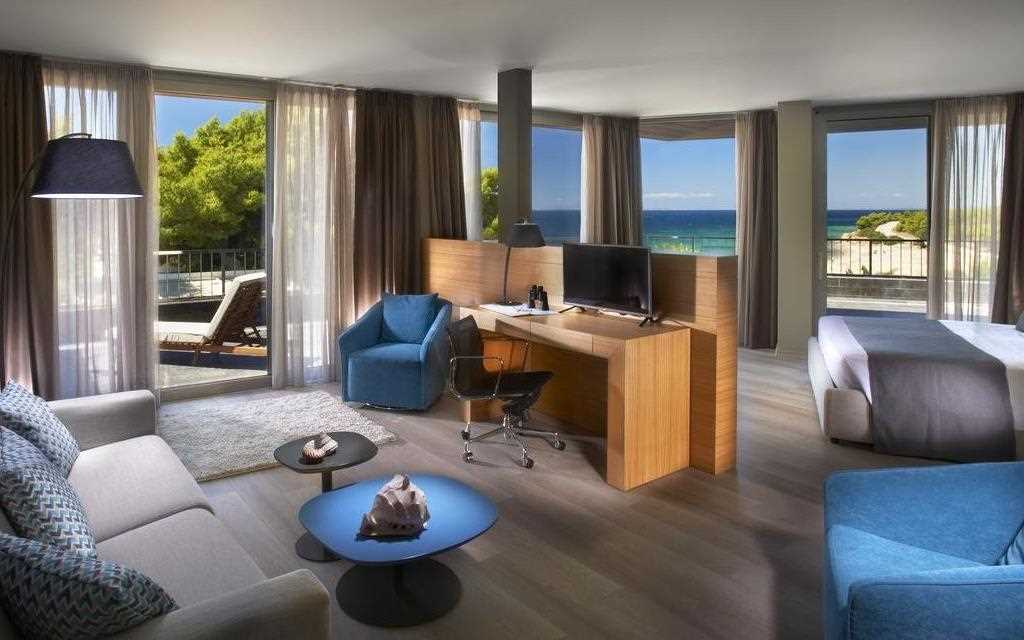 Βlue dolphin hotel photo 1_1280X640.jpg