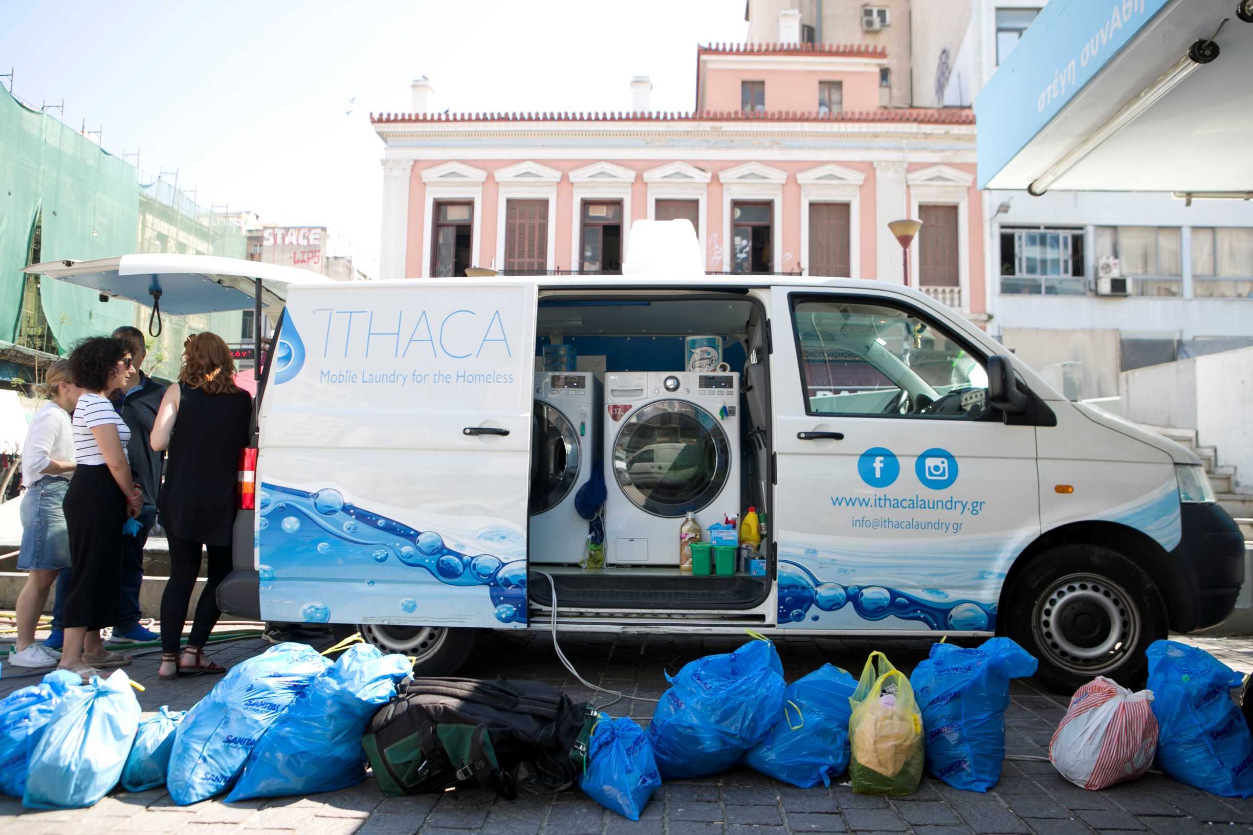 LG employees volunteer at Ithaca laundry - Photo 3.jpg