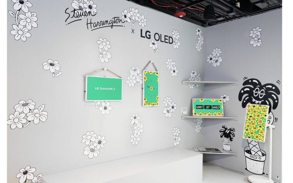 OLED Frieze NY (4).png