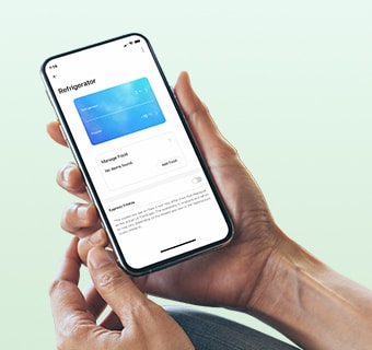 Rankos, laikan?ios telefon? su ?jungta ?LG ThinQ“ programa