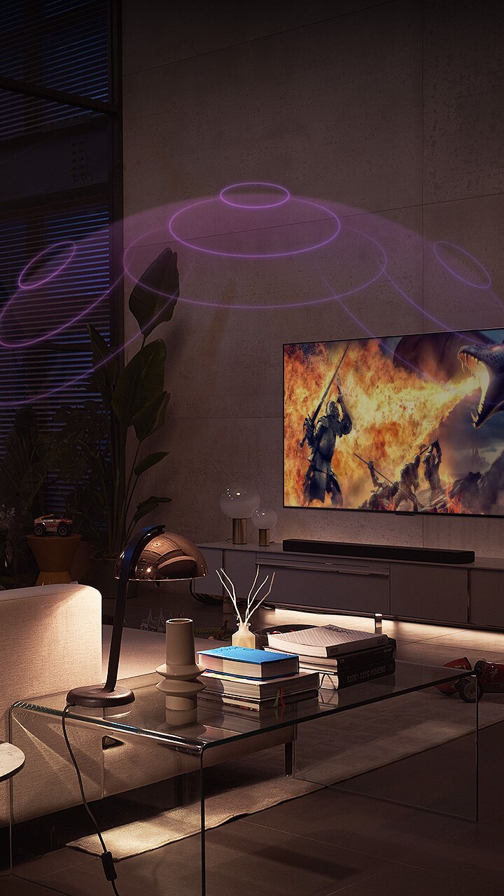 LG OLED TV yang terpasang di dinding berada di ruangan putih dan cerah dengan dekorasi alami. Saat layar bergerak,pemandangan berubah dari siang menjadi malam.. dengan logo Dolby Vision IQ