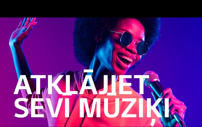 Sieviete dzied.