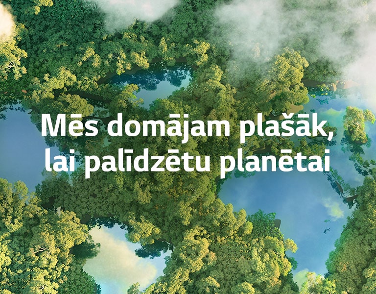 Pla?s skats no aug?as uz za?u me?u, un redzams arī mākonis