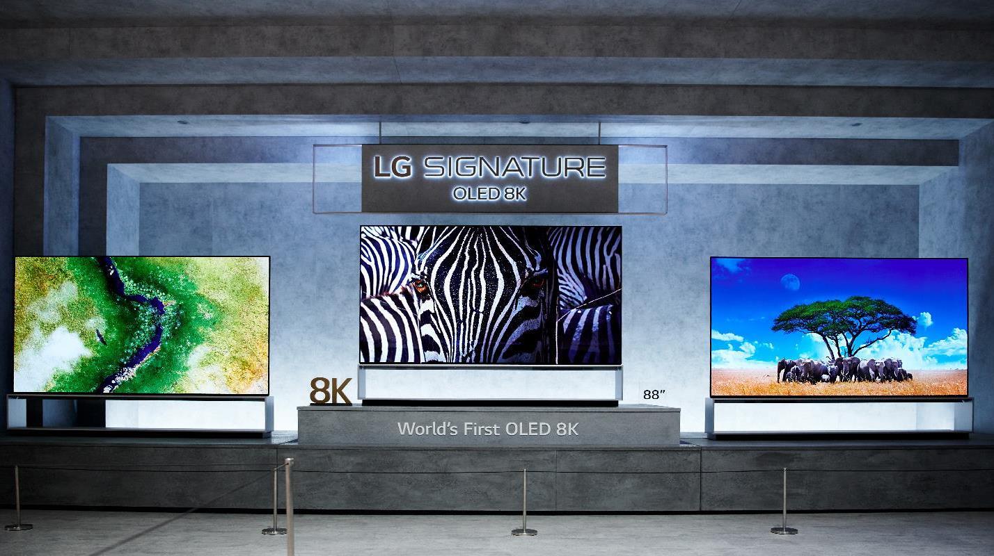 LG SIGNATURE OLED TV R demonstrē nevainojamu melno toni un spilgtas krāsas.