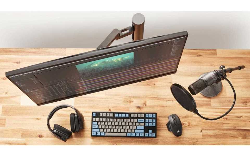 ar_lv-ces-2020-new-monitors-1.jpg