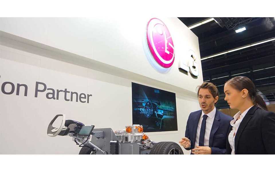 ar_lv-lg-frankfurt-motor-show-1.jpg