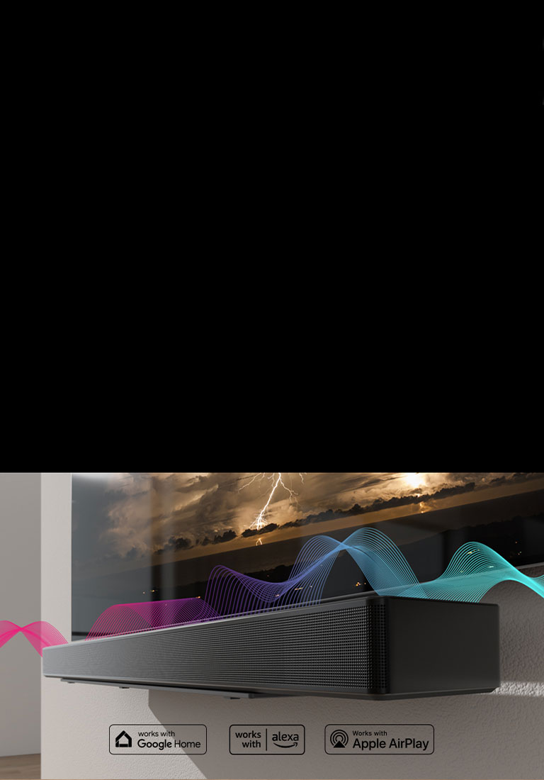 Sound Bar zvu?nik je oka?en na zidu dok se TV nalazi direktno iznad. Zvu?ni talasi prelaze izme?u njih dok menjaju boje iz crvene u plavu.