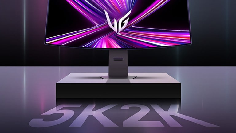 Slika prednje strane UltraGear? OLED 45GX950A gejmerskog monitora.