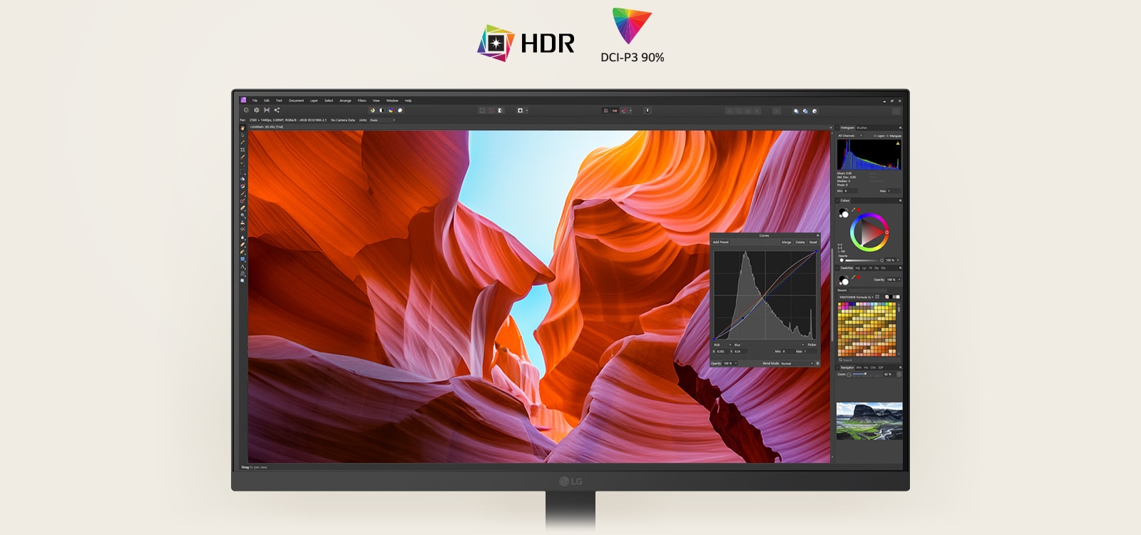 Prednji prikaz belog LG monitora sa ?ivopisnom slikom kanjona s alatkama za korekciju boja, kojim se isti?u HDR i pokrivenost prostora boja DCI-P3 od 90%.	