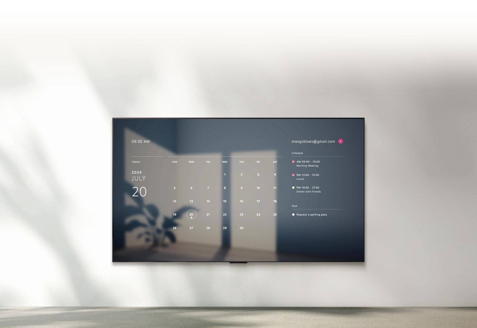 LG TV prikazuje sliku izlaska sunca sa vremenom, datumom, vremenskom prognozom i temperaturom, uz tekst ?Dobro jutro”. Obla?i? sa tekstom ?Zdravo LG” bledi i nestaje, a zatim sledi obla?i? sa tekstom ?Poka?i mi raspored za ovu nedelju”. Ekran bledi i prikazuju se Google kalendar i dnevni raspored.